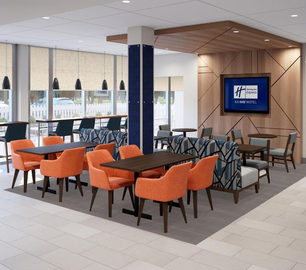 Holiday Inn Express - Strathroy By Ihg Exterior photo