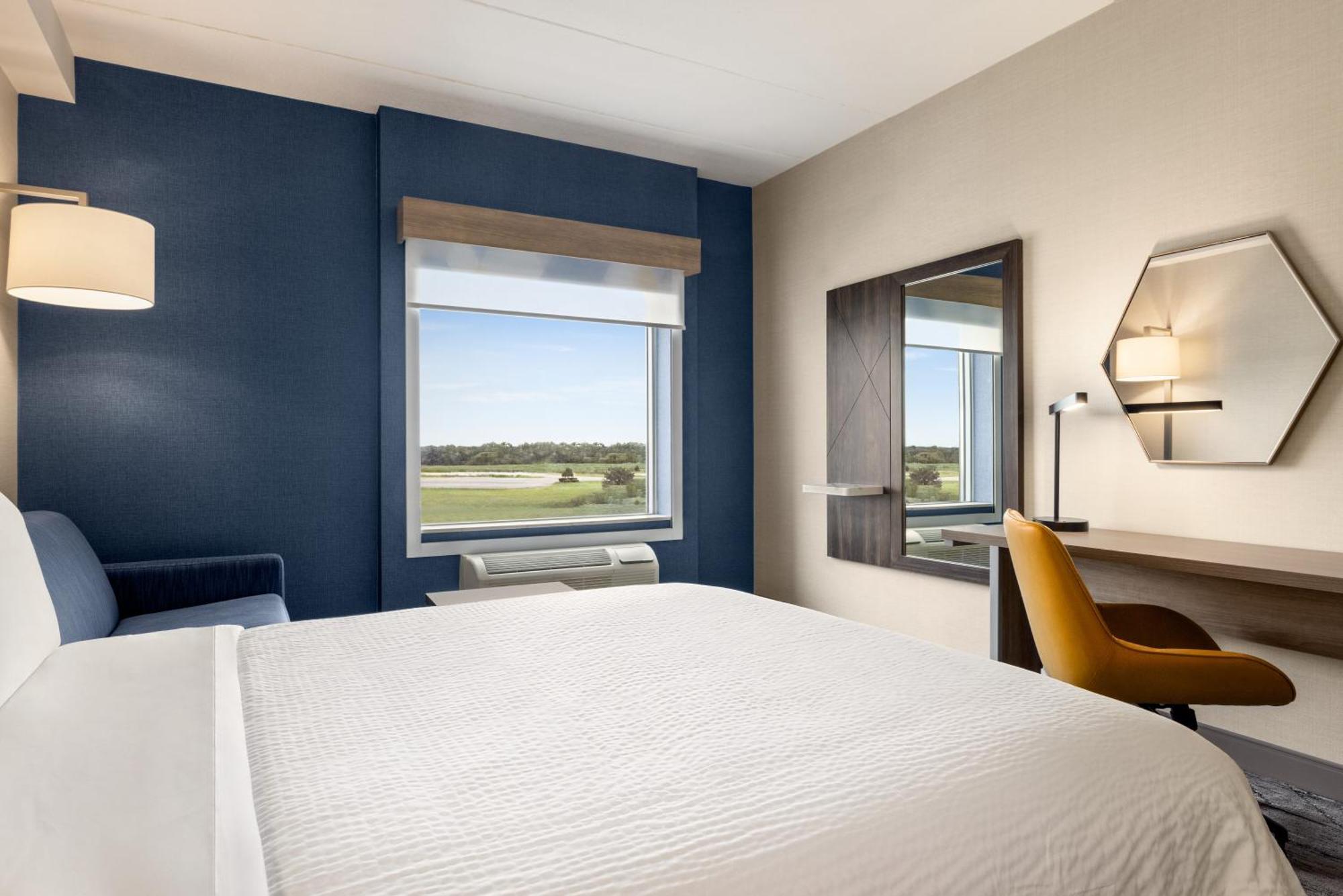 Holiday Inn Express - Strathroy By Ihg Exterior photo