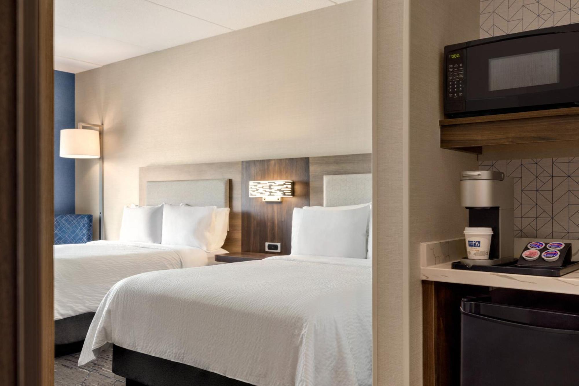 Holiday Inn Express - Strathroy By Ihg Exterior photo
