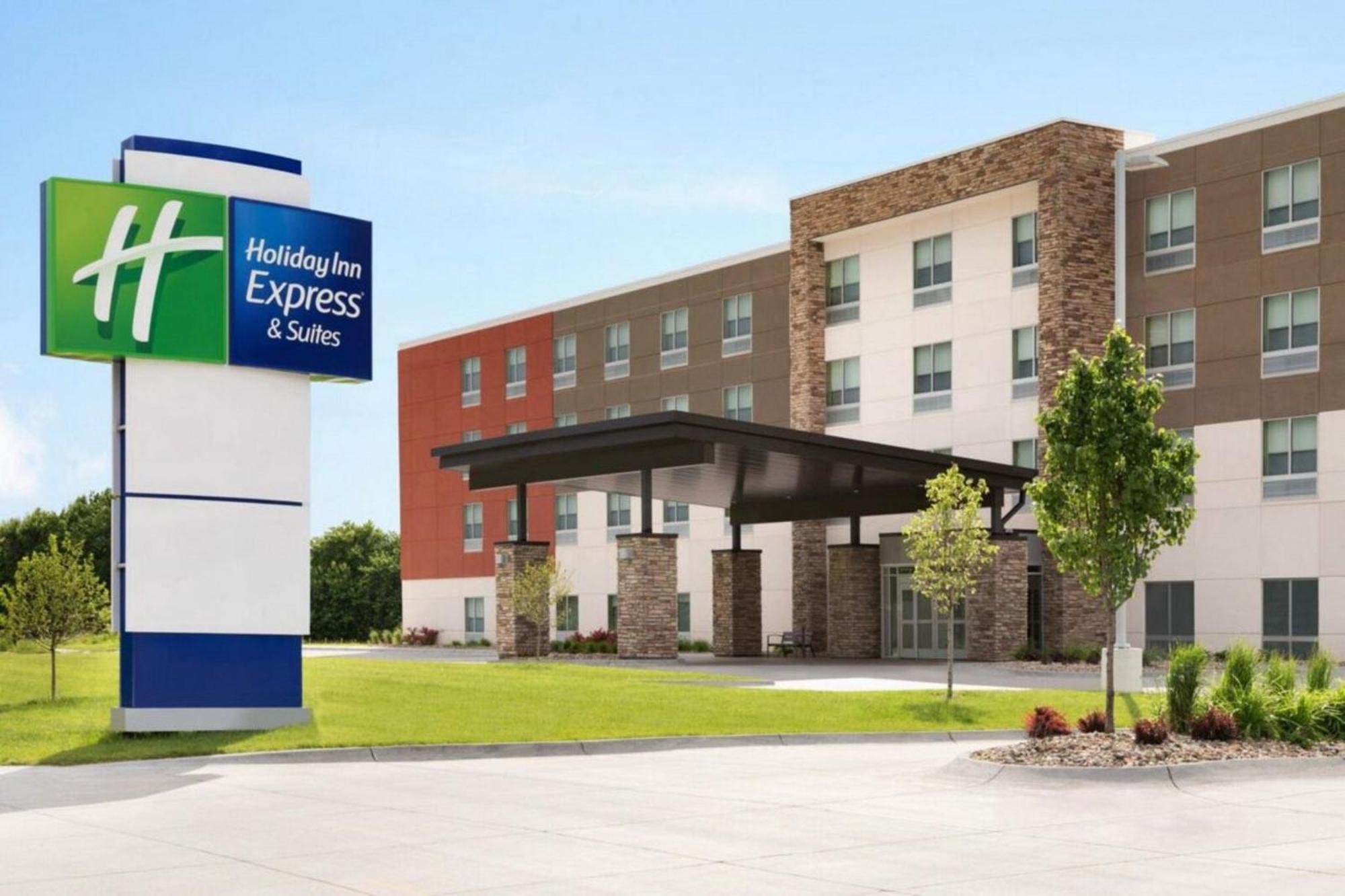 Holiday Inn Express - Strathroy By Ihg Exterior photo