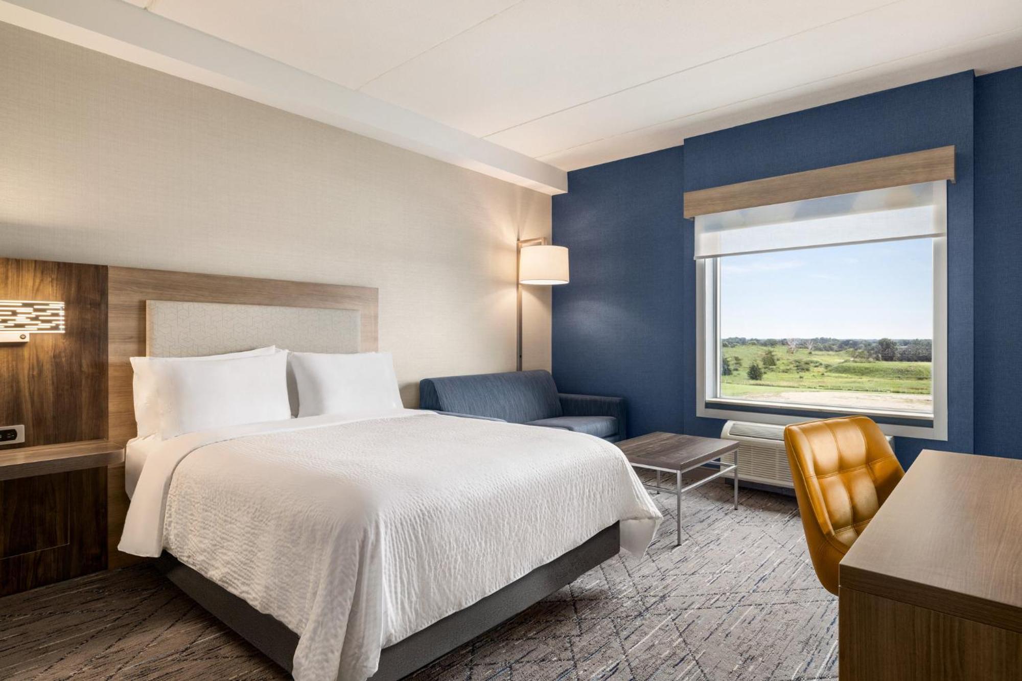 Holiday Inn Express - Strathroy By Ihg Exterior photo